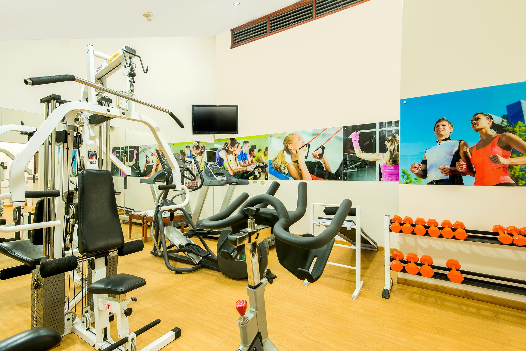 Hotel Dann Carlton Bogota Exterior photo The gym at the hotel
