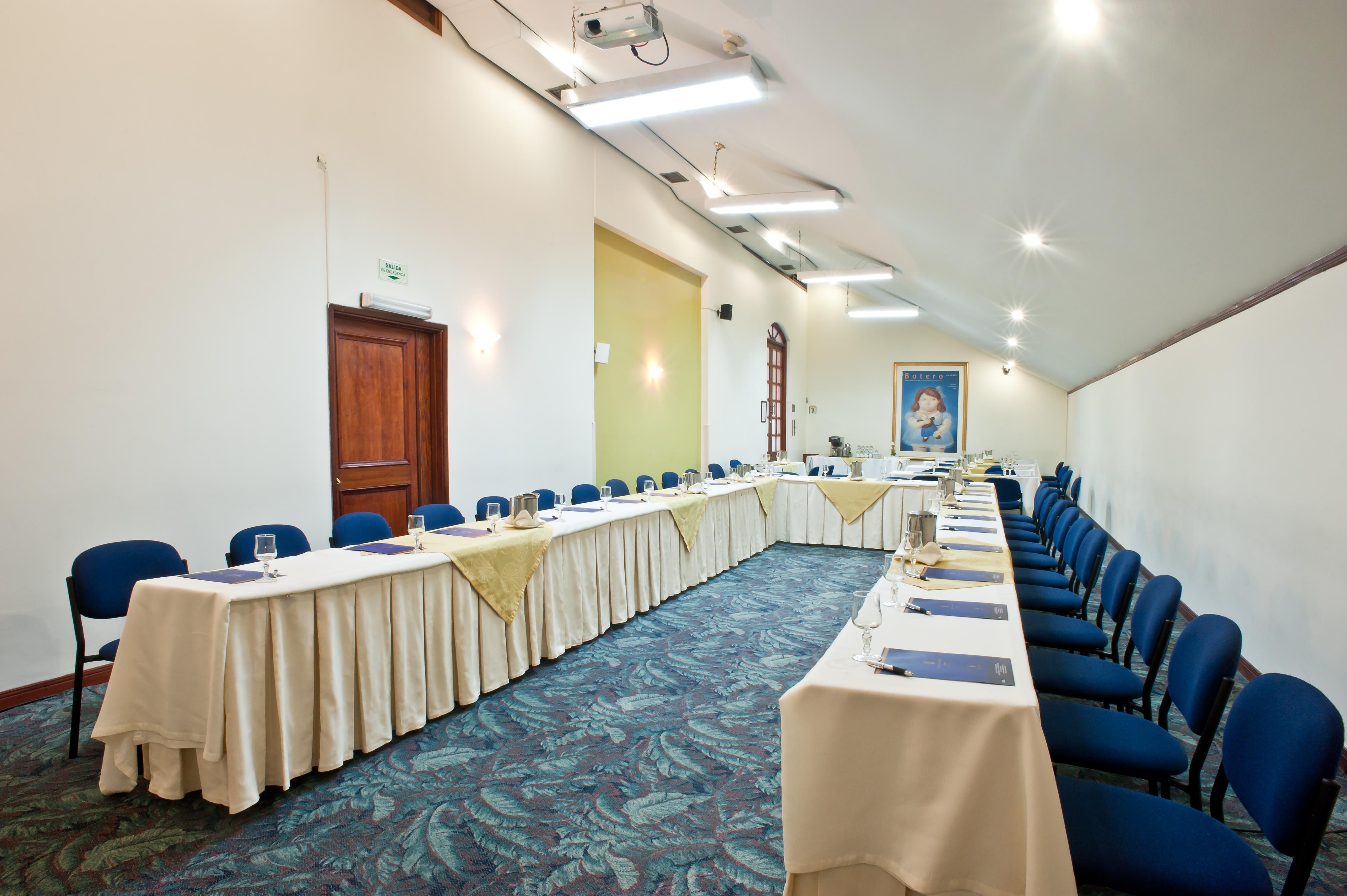 Hotel Dann Carlton Bogota Exterior photo Meeting room