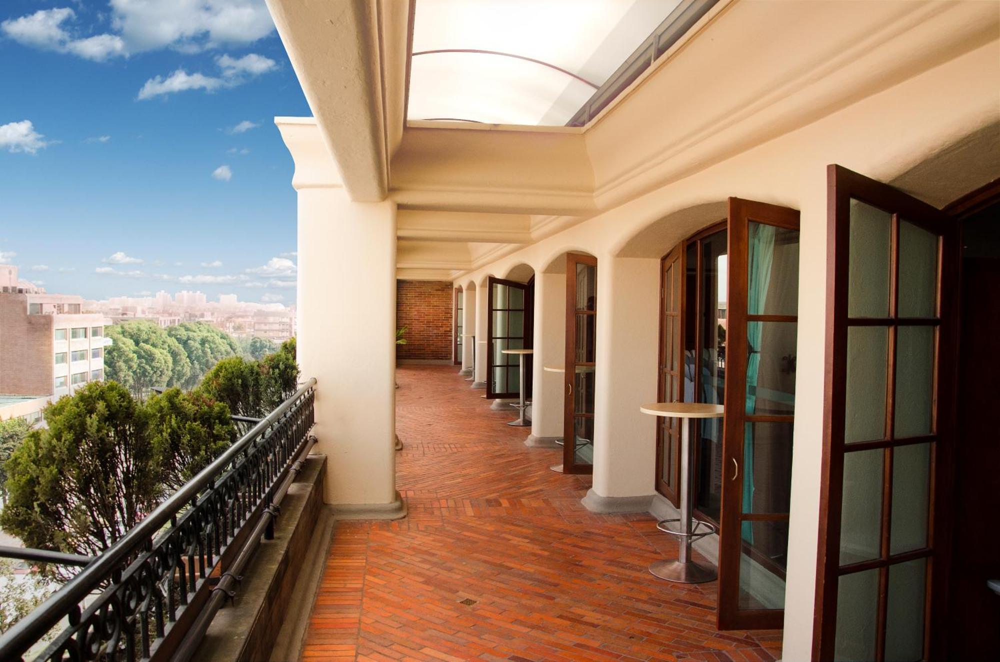 Hotel Dann Carlton Bogota Exterior photo The balcony of the hotel