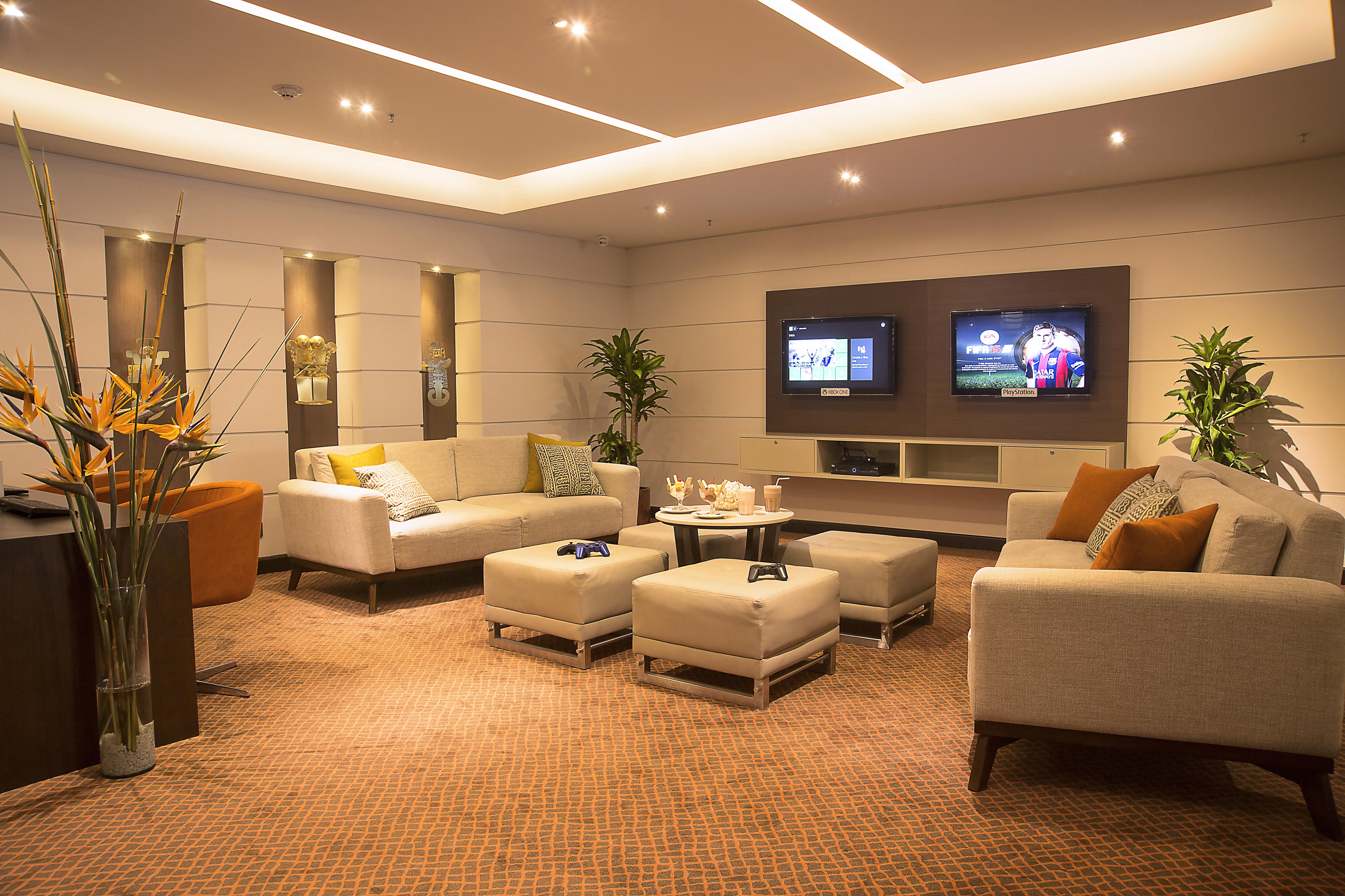 Hotel Dann Carlton Bogota Exterior photo The lounge at the airport