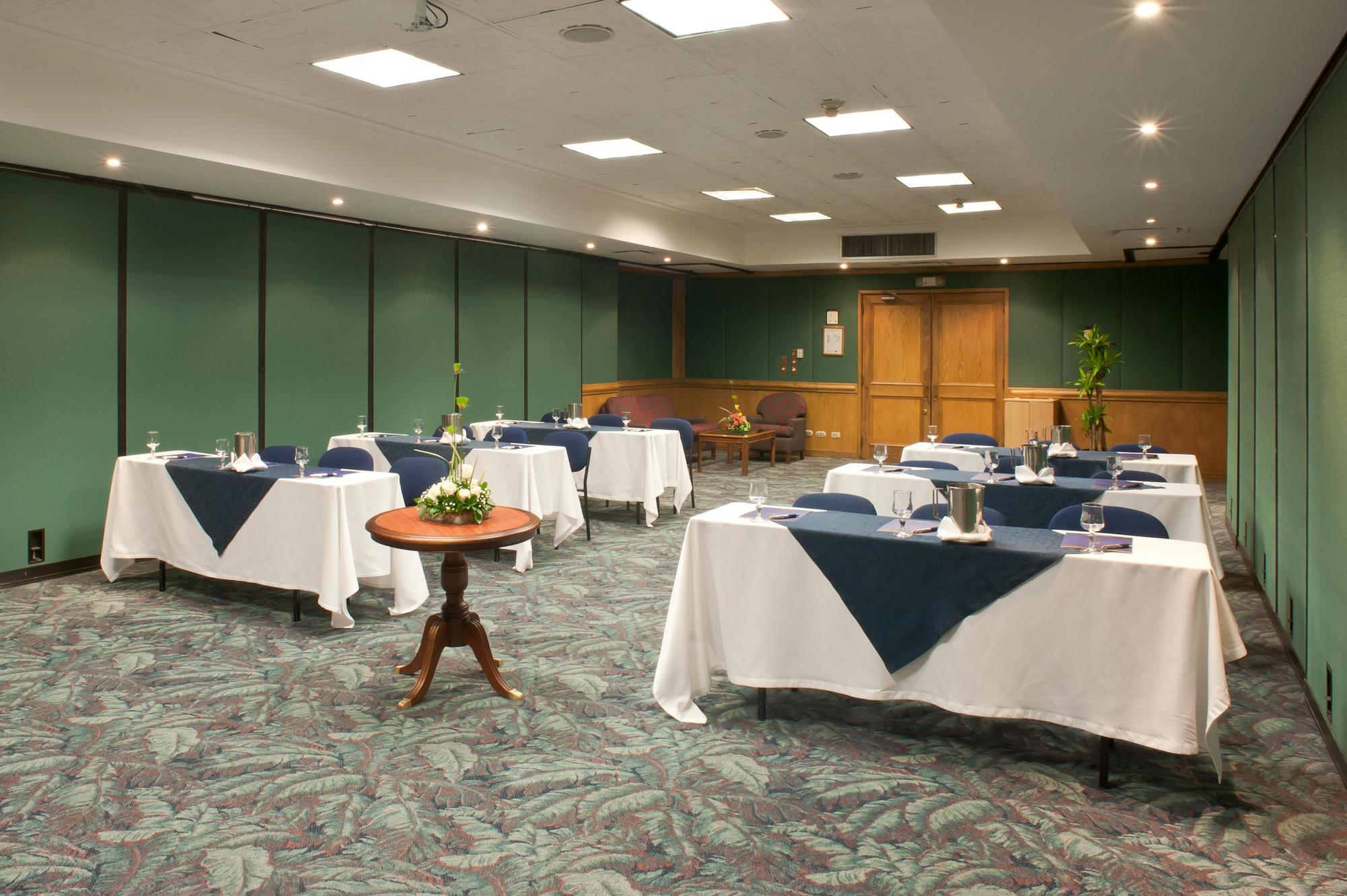 Hotel Dann Carlton Bogota Exterior photo Meeting room