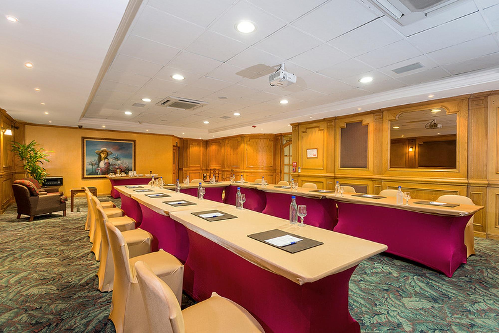 Hotel Dann Carlton Bogota Exterior photo Meeting room